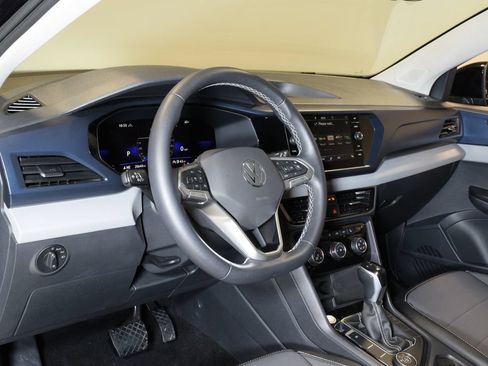 Used 2023 Volkswagen Taos SE w/ Panoramic Sunroof Package AWD/4WD image 11