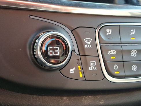 Certified 2023 Chevrolet Traverse LT AWD/4WD image 19