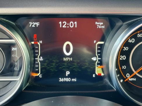 Used 2023 Jeep Gladiator Willys image 13