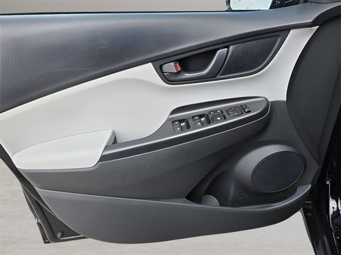 Used 2023 Hyundai Kona SEL image 17