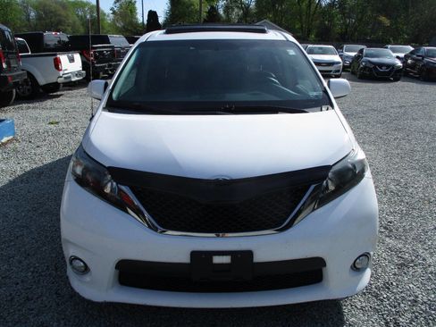 Used 2013 Toyota Sienna SE image 8