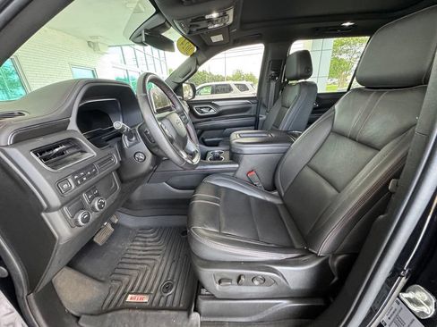 Used 2022 Chevrolet Suburban RST w/ Luxury Package RWD image 13