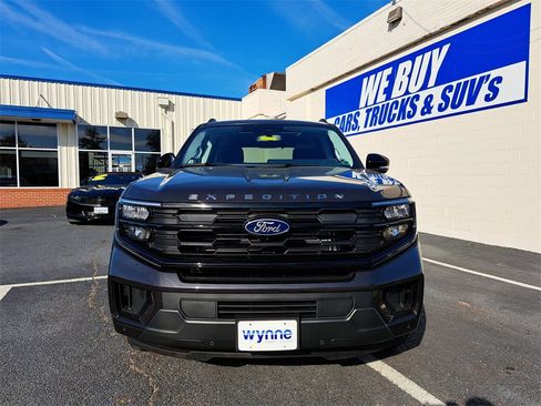 New 2025 Ford Expedition Active image 2