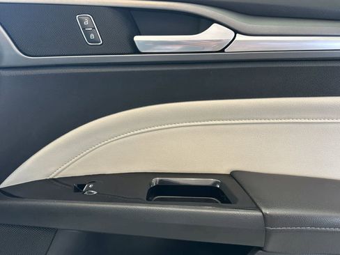 Used 2016 Ford Fusion Energi Titanium w/ Driver Assist Package FWD image 18
