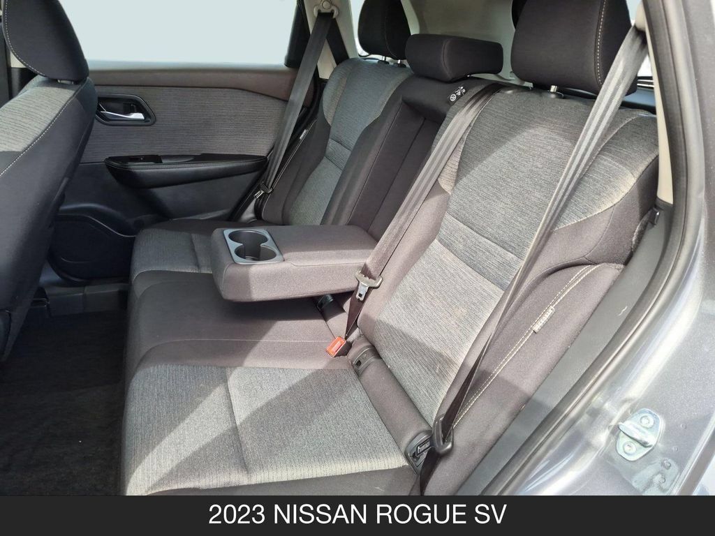 Used 2023 Nissan Rogue SV FWD image 16