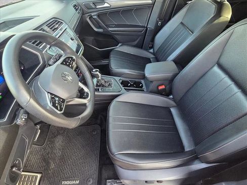 Certified 2024 Volkswagen Tiguan SE R-Line image 15