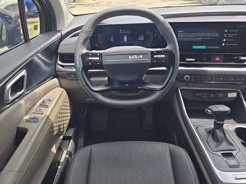 New 2027 Kia Carnival FWD image 13