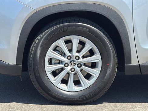 Certified 2024 Toyota Grand Highlander AWD image 31