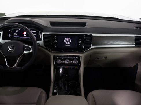 Used 2023 Volkswagen Atlas SE w/ Panoramic Sunroof Package image 7
