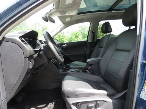 Used 2020 Volkswagen Tiguan SEL AWD/4WD image 10