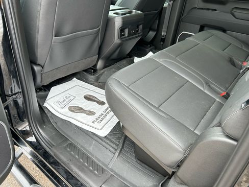 Used 2023 Chevrolet Silverado 1500 LT Trail Boss w/ Convenience Package II image 9