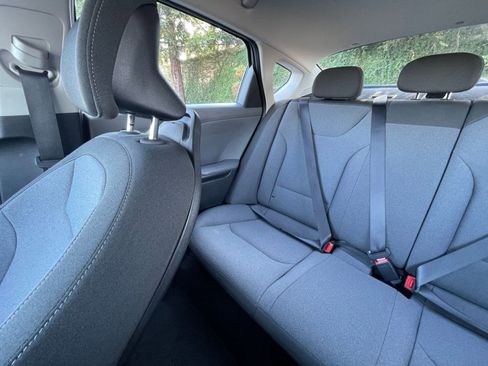 Used 2025 Kia K4 LXS image 38