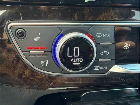 Used 2017 Audi Q7 3.0T Prestige w/ Prestige Package AWD/4WD image 17