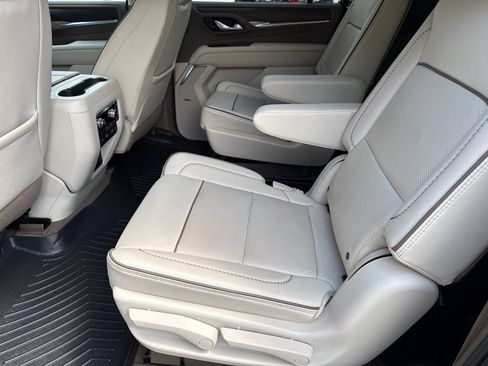 Used 2024 GMC Yukon XL Denali AWD/4WD image 20