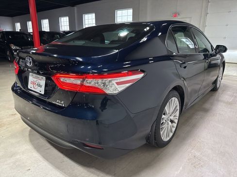 Used 2018 Toyota Camry XLE image 6