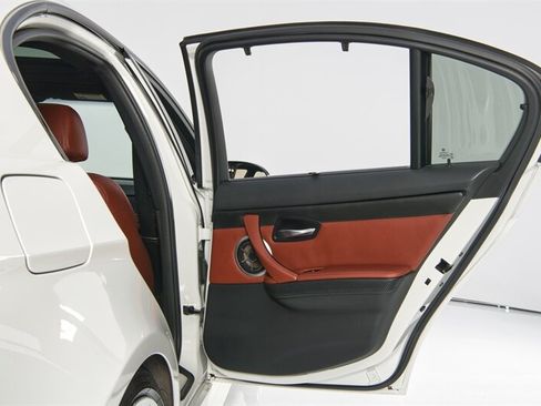 Used 2011 BMW M3 Sedan RWD image 42