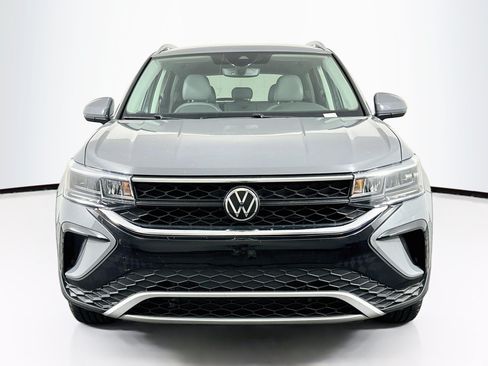 Used 2023 Volkswagen Taos SE w/ Black Wheel Package AWD/4WD image 2