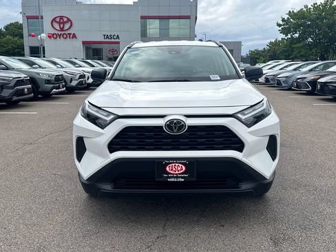 Used 2025 Toyota RAV4 LE AWD/4WD image 2