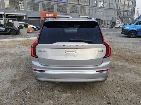 Certified 2025 Volvo XC90 B6 Plus image 3