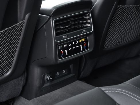 Used 2022 Audi Q8 Premium Plus w/ Premium Plus Package image 29