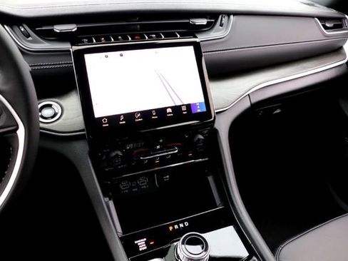 New 2025 Jeep Grand Cherokee L Limited AWD/4WD image 13