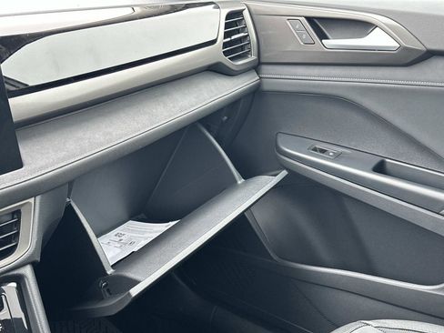 New 2026 Volkswagen Taos SE image 31