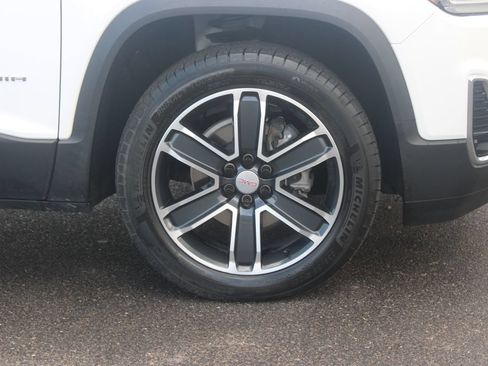 Used 2023 GMC Acadia SLT w/ Preferred Package FWD image 12