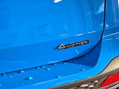 Used 2024 Volkswagen Taos SE image 16