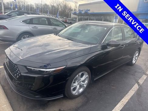 Used 2025 Honda Accord LX image 3