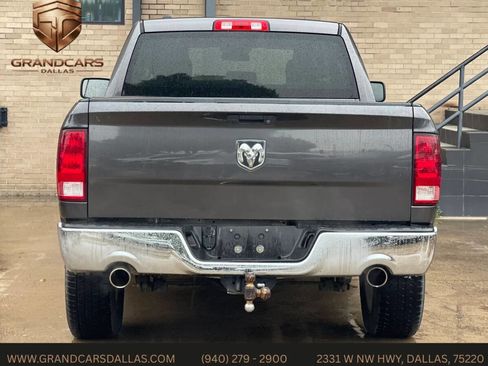 Used 2017 RAM 1500 Express RWD image 5