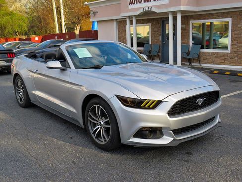 Used 2017 Ford Mustang Premium image 8