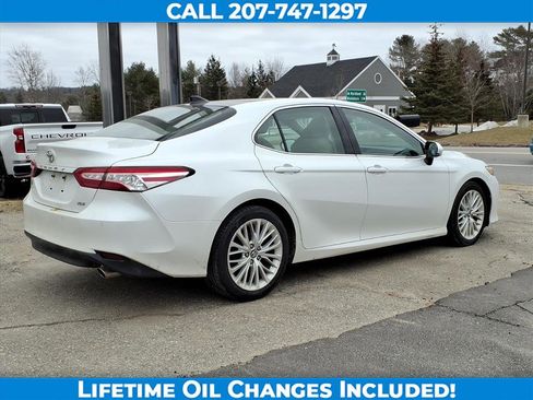 Used 2018 Toyota Camry image 5