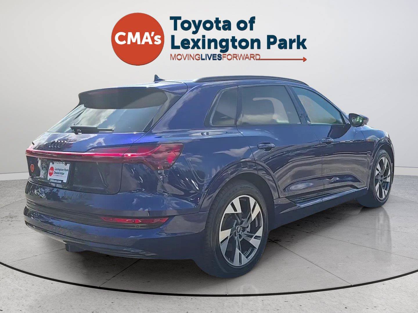 Used 2022 Audi e-tron Premium AWD/4WD image 29