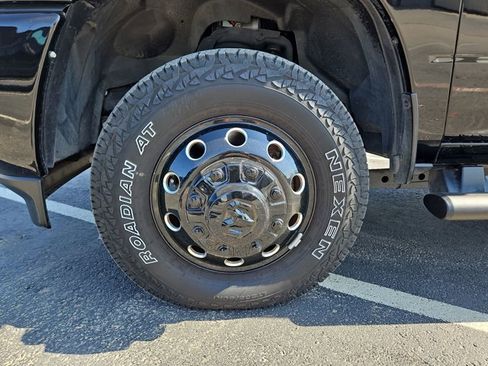 Used 2024 RAM 3500 Laramie w/ Night Edition image 24