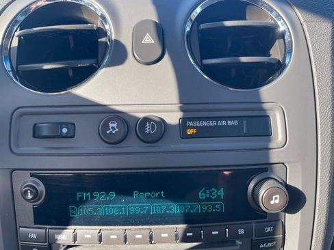 Used 2009 Chevrolet HHR LT FWD image 16