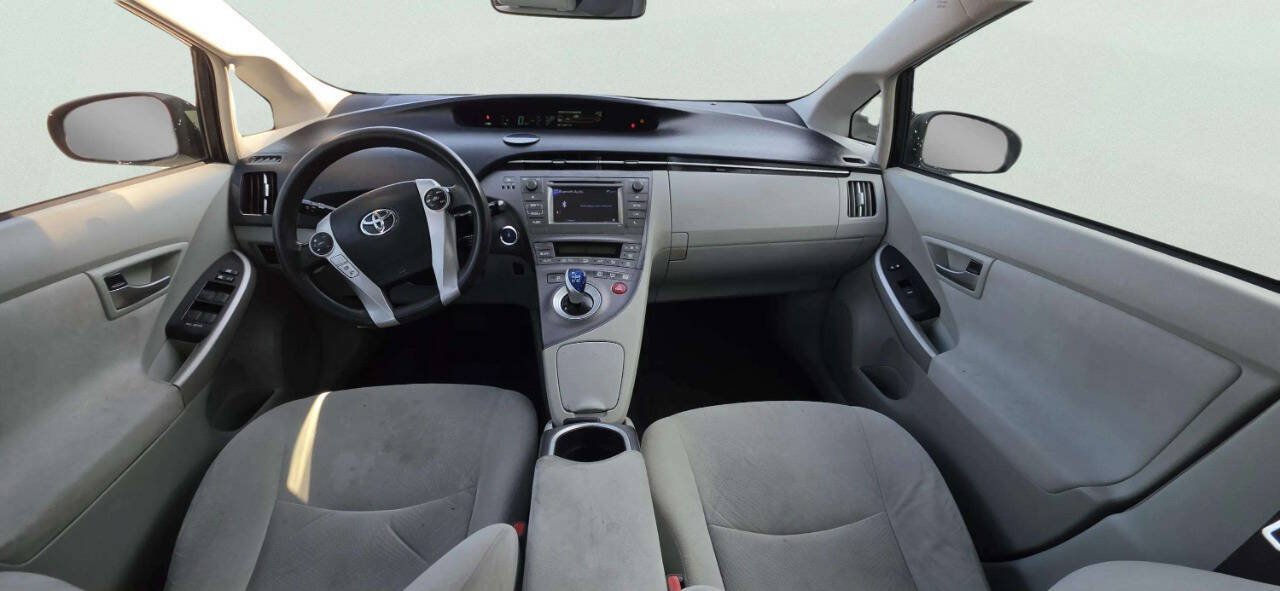 Used 2014 Toyota Prius Two FWD image 8