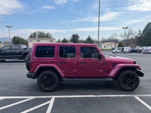 Used 2022 Jeep Wrangler Unlimited Sahara image 7