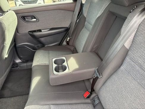 Used 2023 Nissan Rogue SV image 29