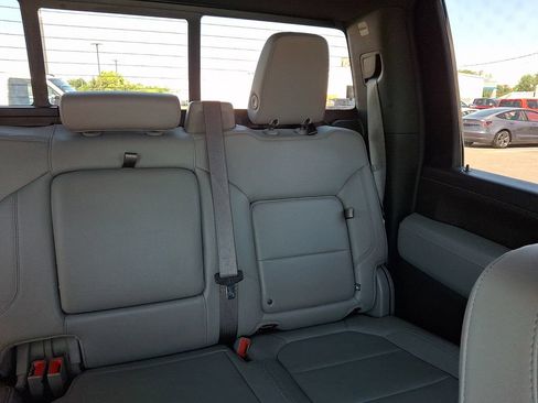 Used 2021 Chevrolet Silverado 2500 LTZ w/ LTZ Convenience Package AWD/4WD image 21