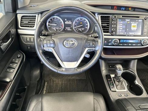 Certified 2017 Toyota Highlander Limited image 13