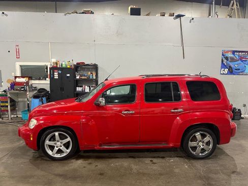 Used 2011 Chevrolet HHR LT w/ LT Preferred Equipment Group image 2