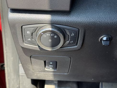 Used 2017 Ford F150 XLT w/ Equipment Group 302A Luxury AWD/4WD image 36