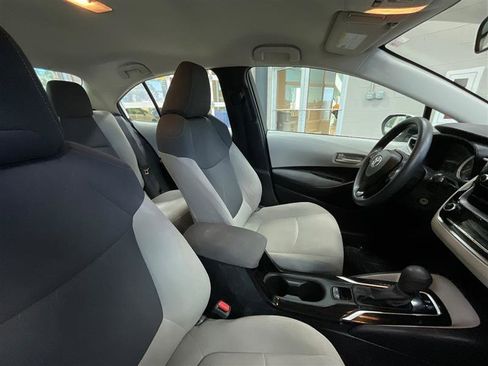 Used 2022 Toyota Corolla LE FWD image 26