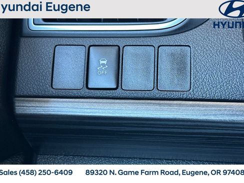 Used 2016 Toyota Camry XLE w/ Moonroof Package FWD image 34