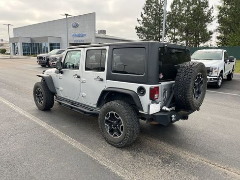 Used 2012 Jeep Wrangler Unlimited Rubicon w/ Connectivity Group image 3