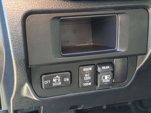 Used 2017 Toyota Tacoma TRD Sport w/ Tow Package (A/T) image 29