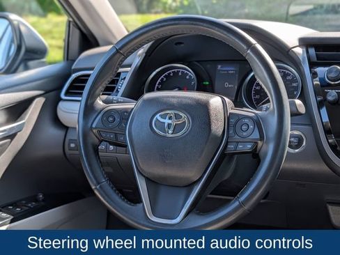 Used 2018 Toyota Camry SE w/ Moonroof Package FWD image 14