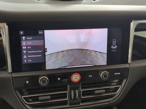 Used 2025 Porsche Macan image 29