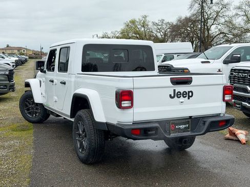 New 2026 Jeep Gladiator Sport AWD/4WD image 11