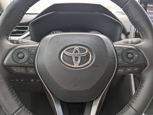 Used 2022 Toyota RAV4 XLE image 21